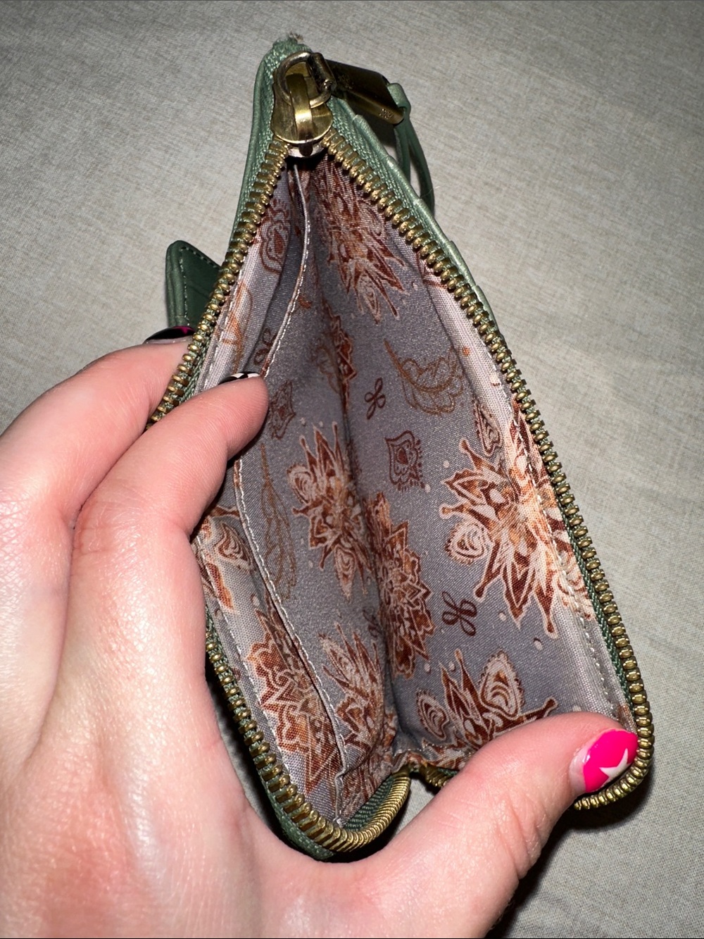 HOBO Dark Green Leather Zip Wallet Wristlet with Exterior Pocket - Picture 4 of 4